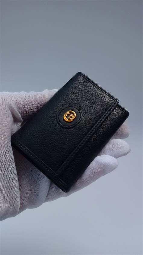 gucci leather key holder|Gucci keychain vintage.